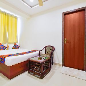 Fabhotel Samrat Regency